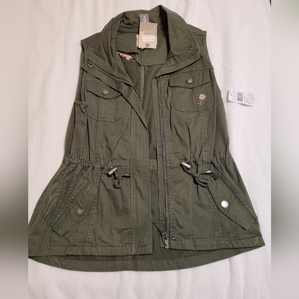 Olive vest Ashley Downtown Collection